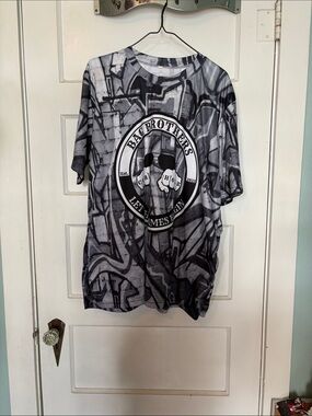 Bag Brothers Graphic Tee in Black & Gray Size XL